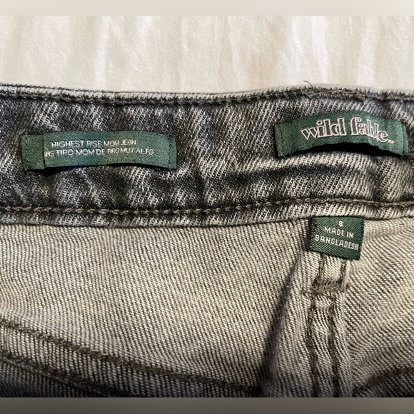 Ripped Mom Jeans - Picture 2 of 8